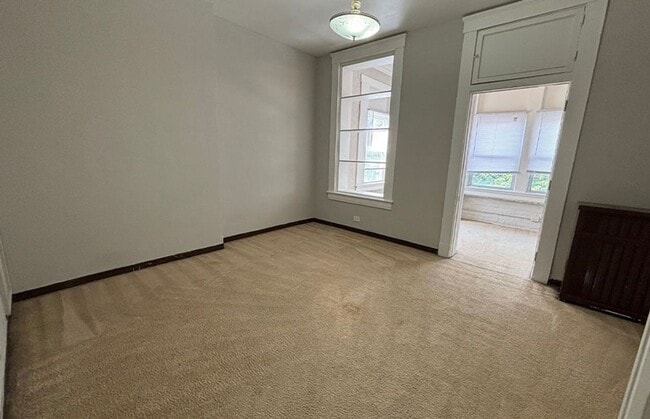 Foto del edificio - 3300 Jefferson Ave