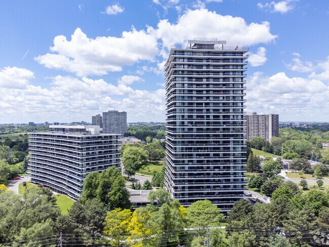 Building Photo - 135 Antibes Dr