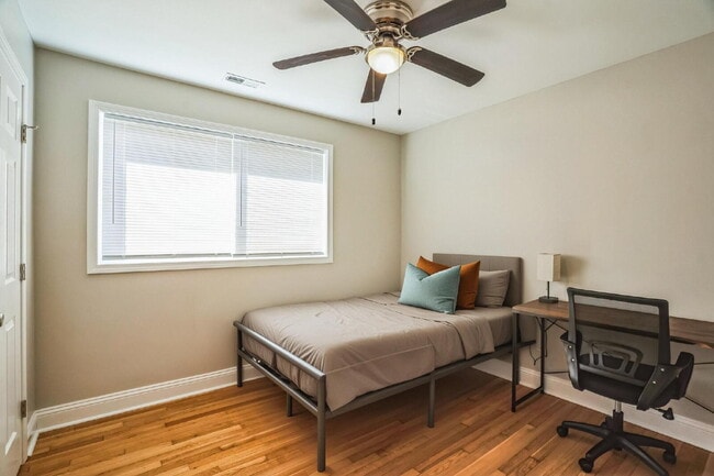 Building Photo - Stylish, Newly-Renovated Home in Raleigh with Great Location!