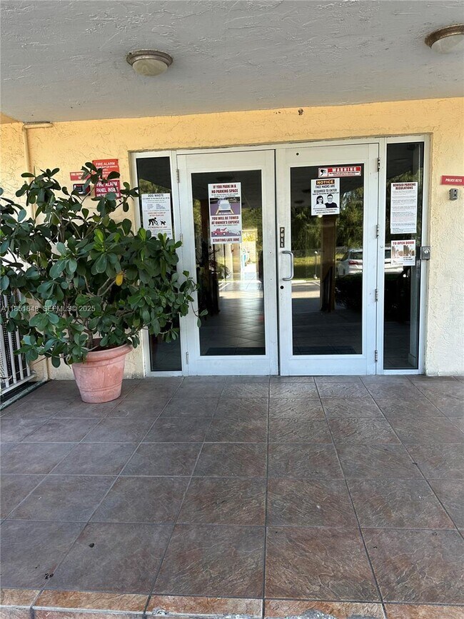 Foto del edificio - 16465 NE 22nd Ave