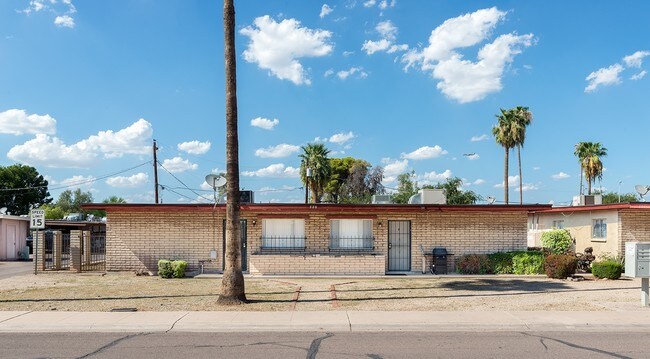 View from Street - 902 and 908 W. 2nd Street