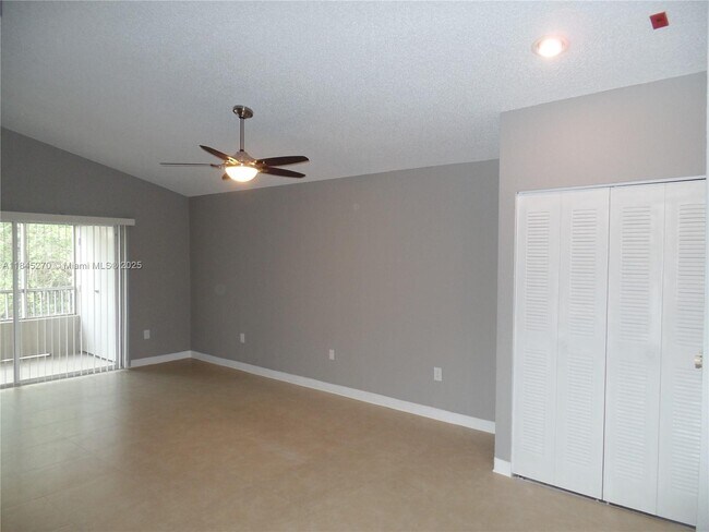 Building Photo - 2850 N Oakland Forest Dr