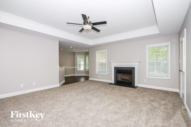 Foto del edificio - 645 White Oaks Rd
