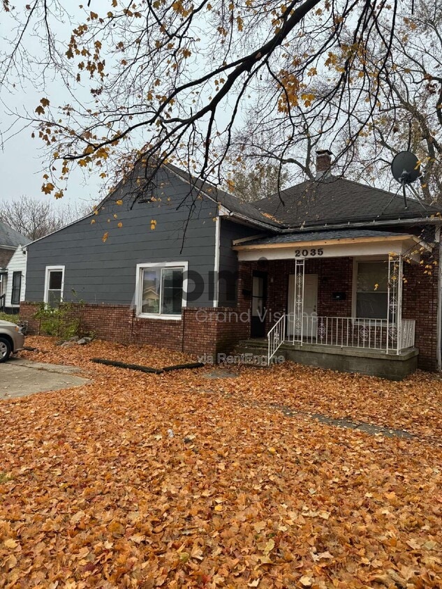 Primary Photo - 2035 E William St