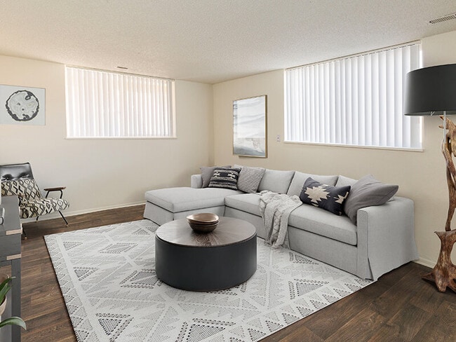 Building Photo - Greentree Village