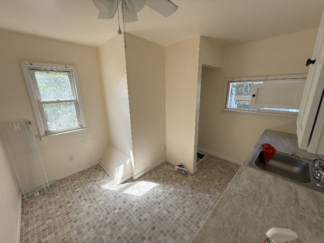 Building Photo - 505 S 17th St