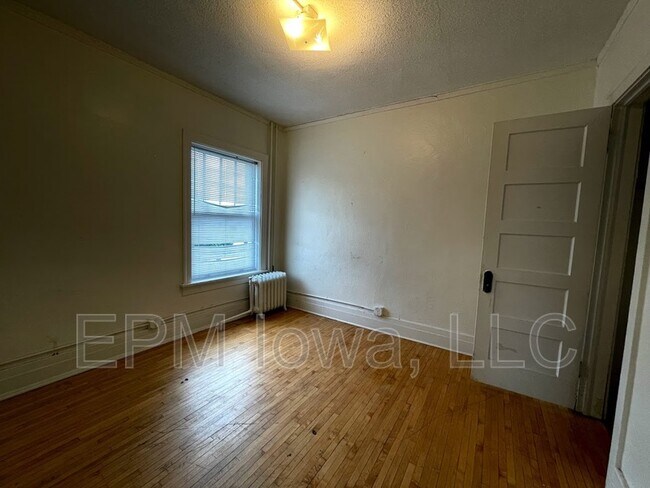 Foto del edificio - 803 W 4th St