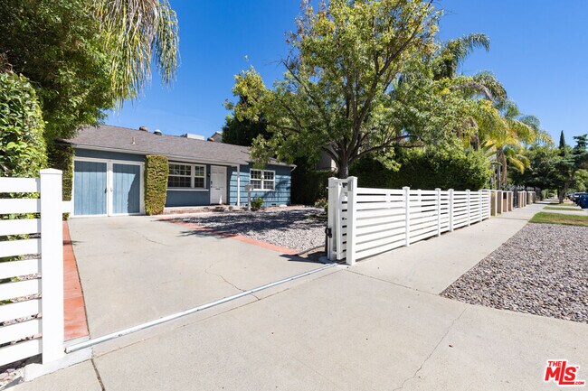 Foto del edificio - 5162 Lindley Ave