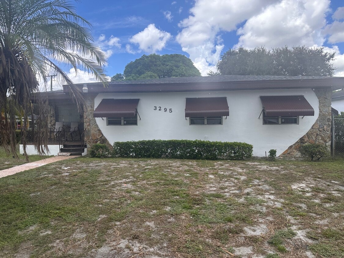 Photo - 3295 NW 43rd Ter (Miami, FL)