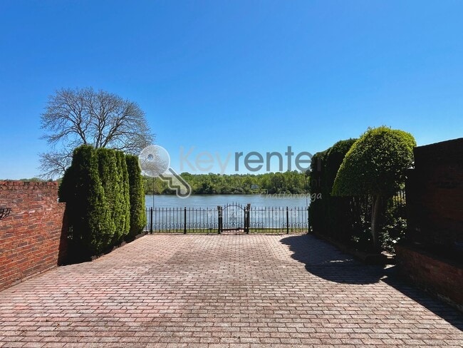 Photo - 3166 Waterfront Dr Townhome
