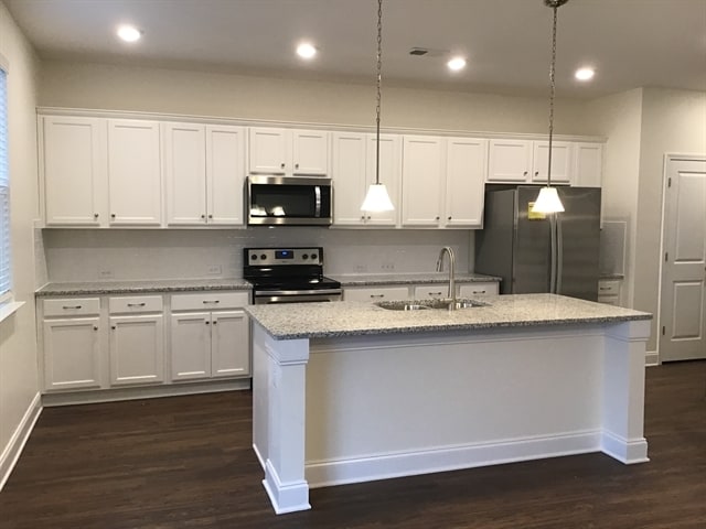 Building Photo - 205 Lindridge Dr