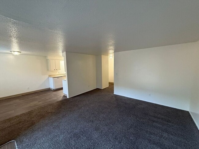 Building Photo - 3808 Iberis St NE