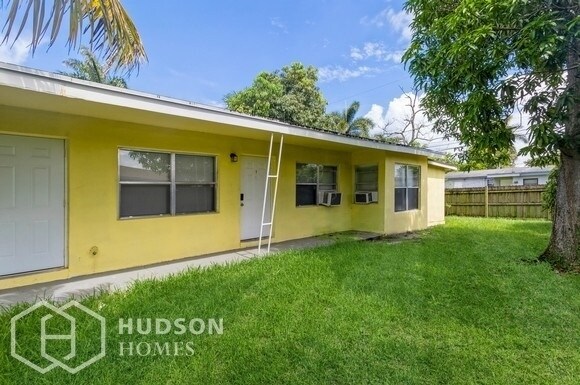 Foto principal - NOW AVAILABLE! 1040 Southwest 30th Avenue ...