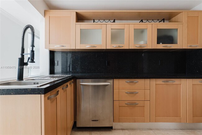 Foto del edificio - 16565 NE 26th Ave