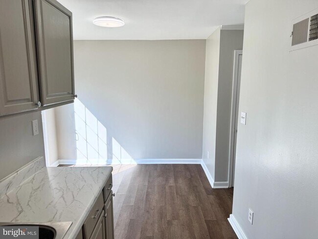 Foto del edificio - 134 Hickok Cir