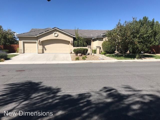 Primary Photo - 5865 E Hidden Valley Dr