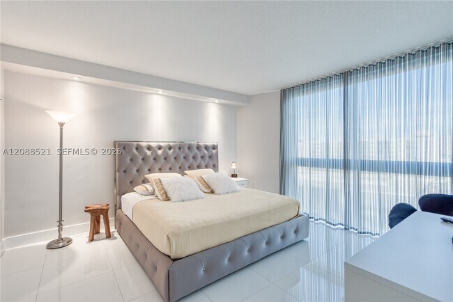 Building Photo - 250 Sunny Isles Blvd