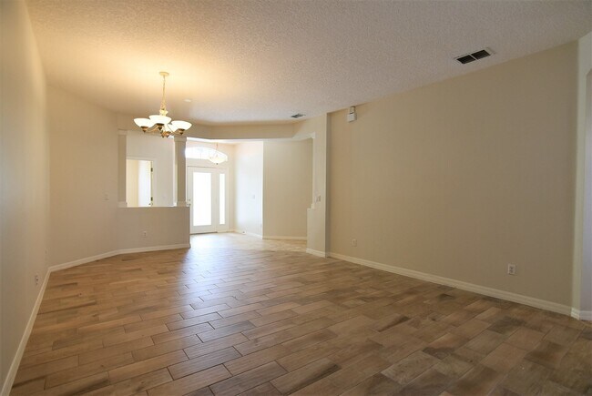 Building Photo - WOW!!! Vista Lakes 4br 2ba POOL HOME in GA...