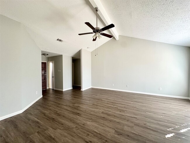 Foto del edificio - 6722 Kearney Dr