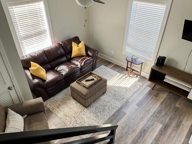 Foto del edificio - 413 Sparta St Apt B
