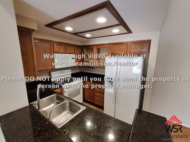 Building Photo - 2 Bedroom, Upstairs Condo