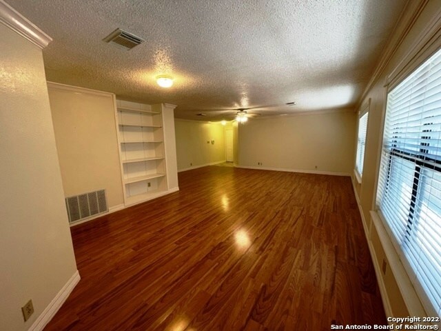 Foto del edificio - 13162 Regency Bend