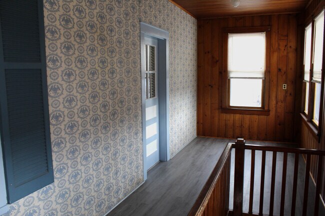 Building Photo - 142 Wallington Ave