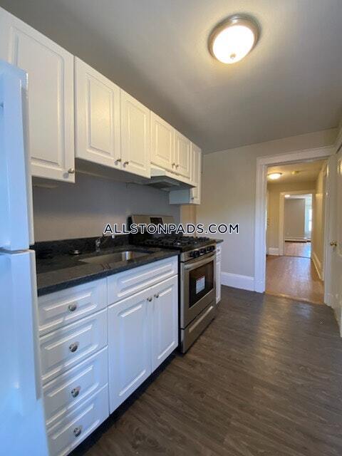 Primary Photo - 350 N Harvard St