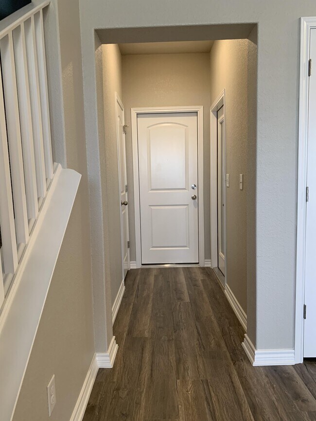 Foto del edificio - 7611 Stonehollow