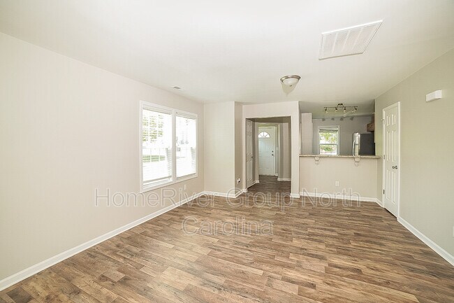 Building Photo - 448 Camden Ridge Dr