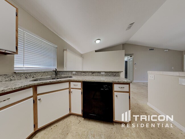 Building Photo - 367 Masson Ct