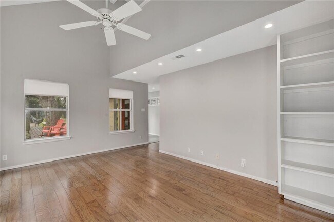 Foto del edificio - 1300 Summit St