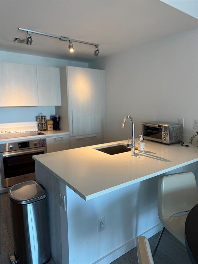 Foto del edificio - 501 NE 31st St