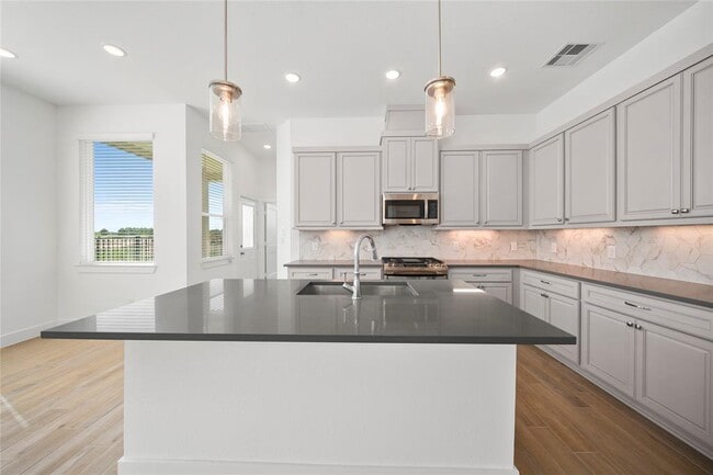 Building Photo - 21254 Black Gap Wildlife Dr