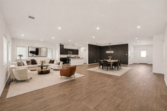 Foto del edificio - 4326 Blossom Vly Ln