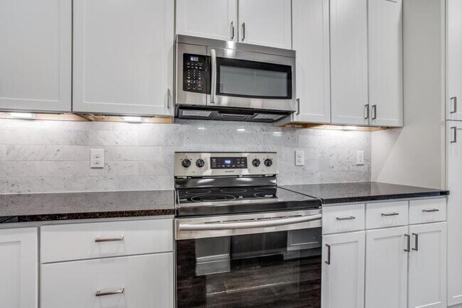 Foto del edificio - 2220 Pinegate Dr