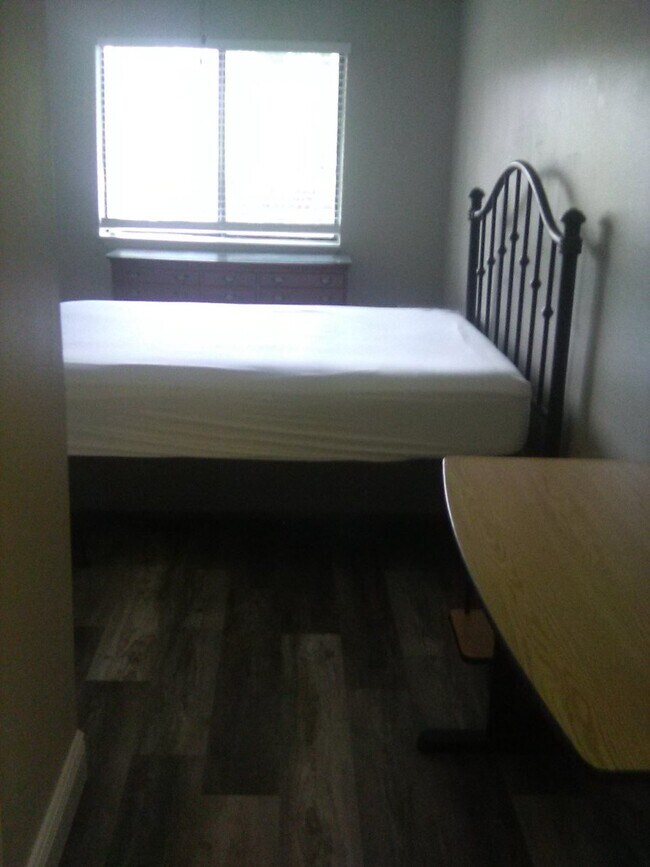 Foto del edificio - 403 Hayden Rd