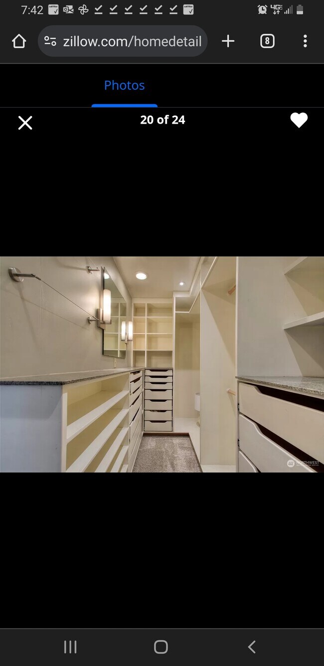 Foto del edificio - 317 Kennebeck Ave S