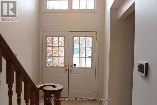 Photo du bâtiment - 2033 Lumberman Ln