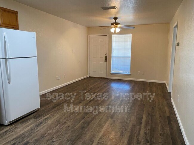 Foto del edificio - 1719 Short St