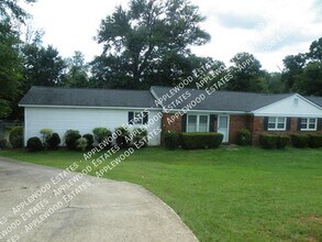 Building Photo - 384 Stallion Rd