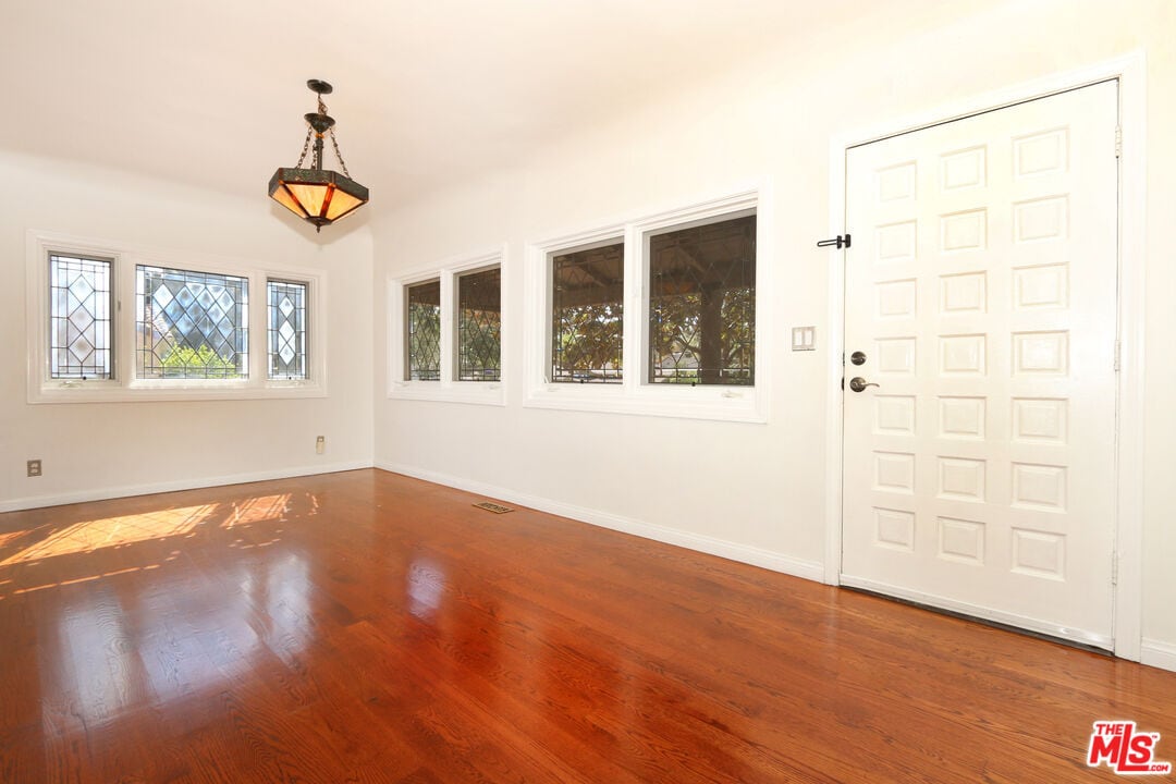 Building Photo - 1609 Capistrano Ave