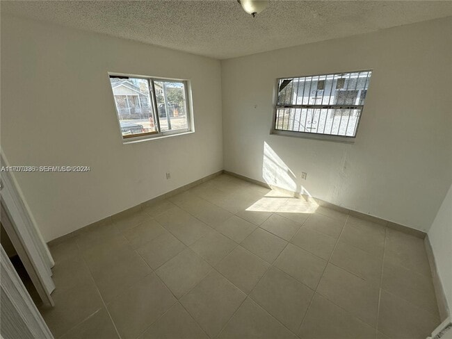 Building Photo - 424 NW 13th St