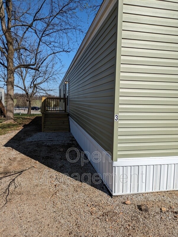 Building Photo - 4950 W Farm Rd 156