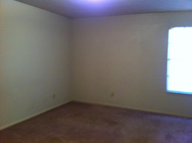 Building Photo - 215 Kimberly Ln