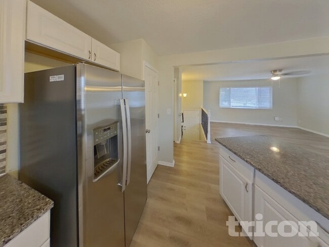 Building Photo - 4985 Montebello Dr