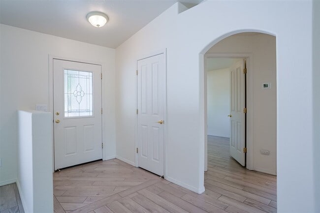 Building Photo - 3 Bedroom, 2 Bath, 2 Car Garage For Rent in Prescott!
