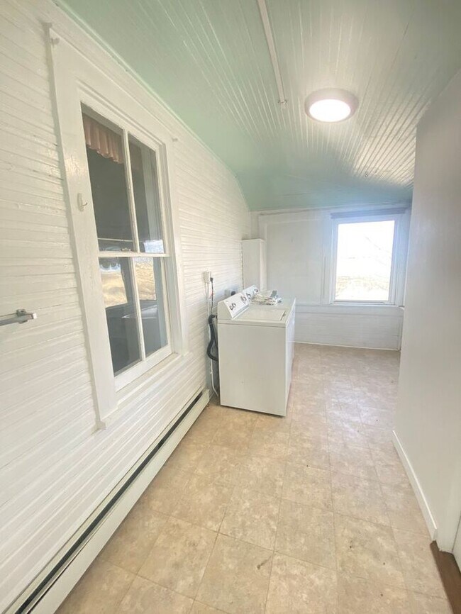 Foto del edificio - 4 Acres With Updated Home, No HOA, Country...