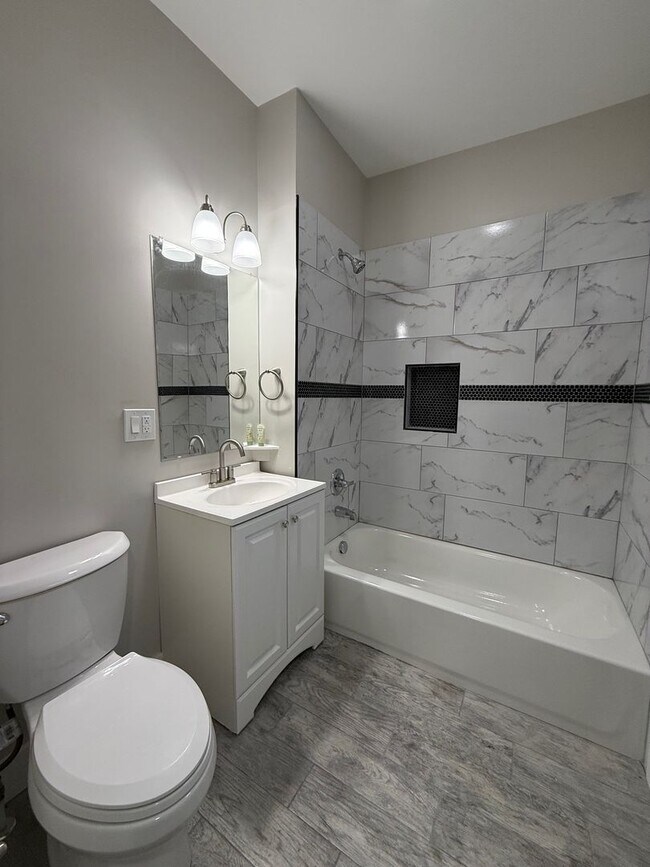 Foto del edificio - 6621 Tennis St