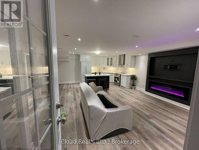 Photo du bâtiment - 450 N Park Blvd